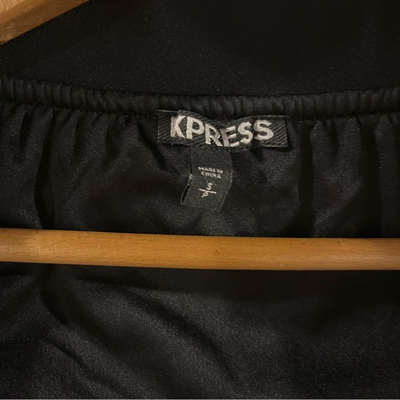 Express Black pleated Midi Skirt with elastic waist band - Picture 3 of 3